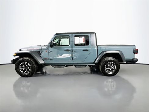 Used 2024 Jeep Gladiator Rubicon w/ Convenience Group image 5