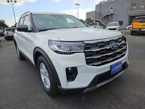 New 2026 Ford Explorer Active w/ Active Comfort Package RWD image 2