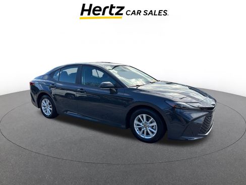 Used 2025 Toyota Camry LE image 1