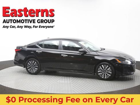 Used 2024 Nissan Altima 2.5 SV FWD image 46