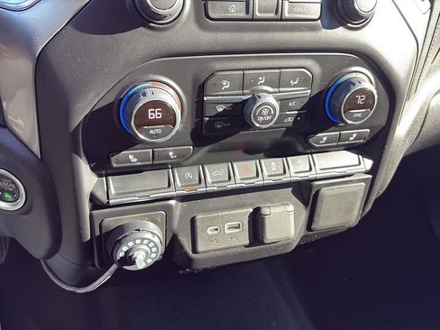 Used 2021 Chevrolet Silverado 1500 LT image 26