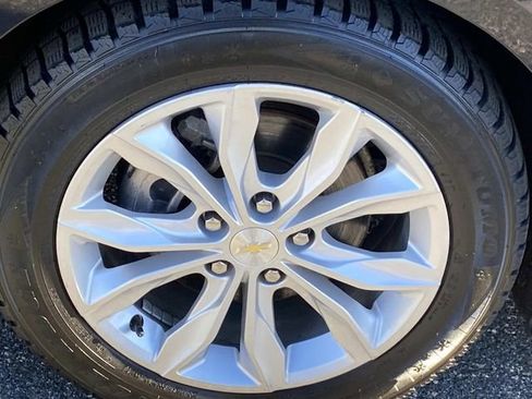 Used 2023 Chevrolet Malibu LT image 28