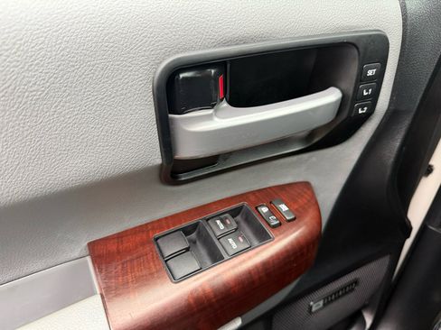 Used 2012 Toyota Sequoia Platinum image 44