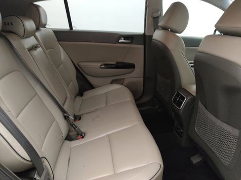 Used 2018 Kia Sportage EX image 19