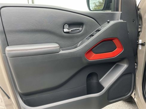 Used 2023 Nissan Frontier Pro-X w/ Technology Package image 16