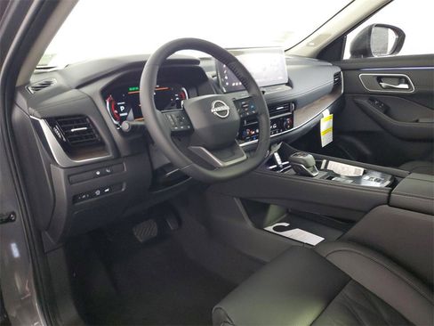 New 2025 Nissan Rogue Platinum w/ Tech Package image 22