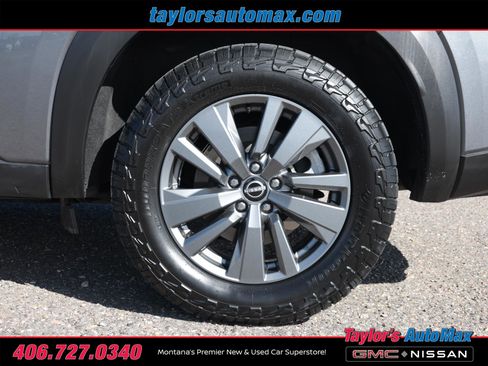 Used 2024 Nissan Pathfinder S image 32