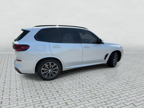 Used 2025 BMW X5 xDrive40i w/ M Sport Package AWD/4WD image 8