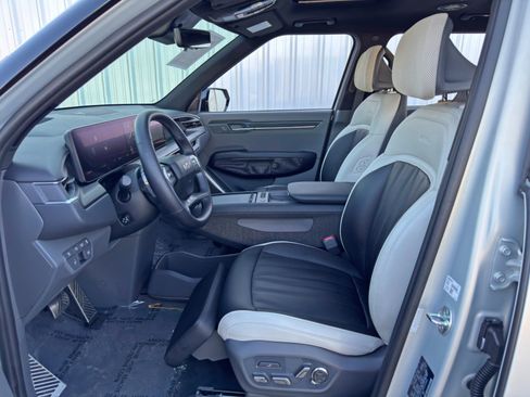 Used 2024 Kia EV9 GT-Line image 17