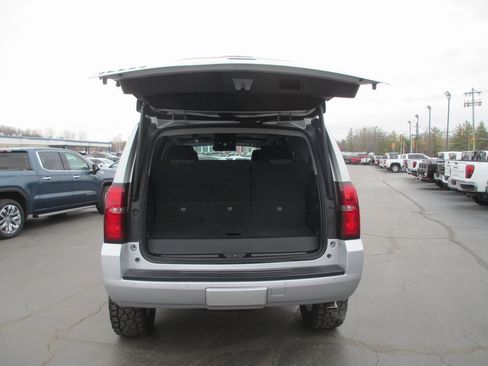 Used 2017 Chevrolet Tahoe LT w/ LT Signature Package image 5