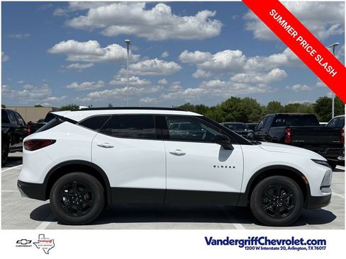 New 2026 Chevrolet Blazer LT w/ Convenience Package FWD image 3