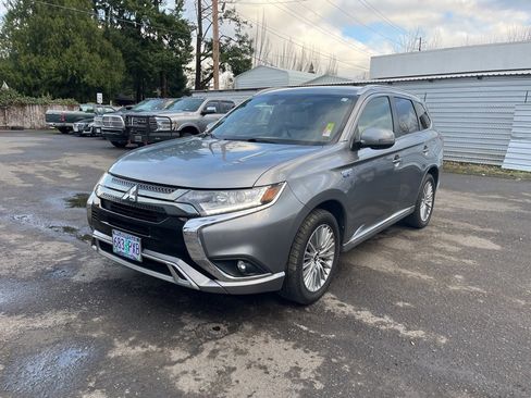 Used 2022 Mitsubishi Outlander LE image 5