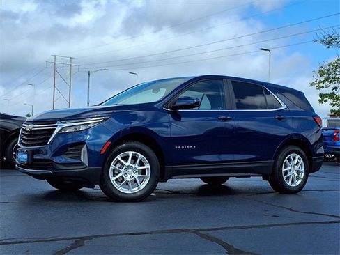 Used 2022 Chevrolet Equinox LT image 2