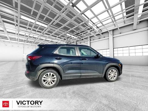 Used 2021 Chevrolet TrailBlazer LS image 2