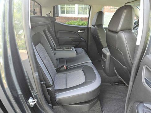 Used 2017 Chevrolet Colorado Z71 AWD/4WD image 32