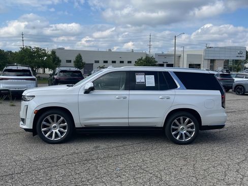 Used 2023 Cadillac Escalade Premium Luxury Platinum AWD/4WD image 2