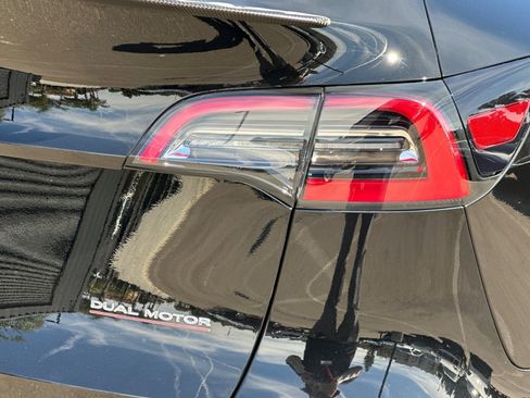 Used 2021 Tesla Model Y Performance image 27