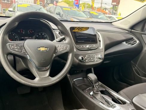 Used 2024 Chevrolet Malibu LT FWD image 17