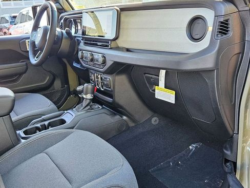 New 2025 Jeep Gladiator Sport image 28