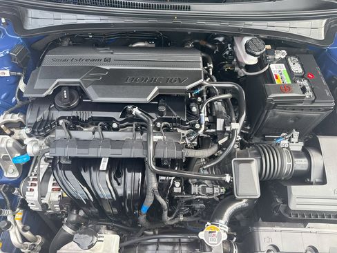 Used 2025 Hyundai Elantra Sport FWD image 32