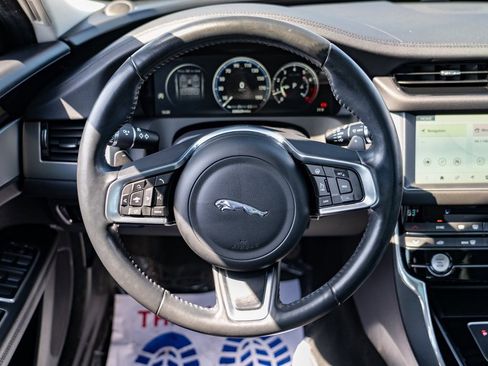 Used 2018 Jaguar XF Prestige image 15