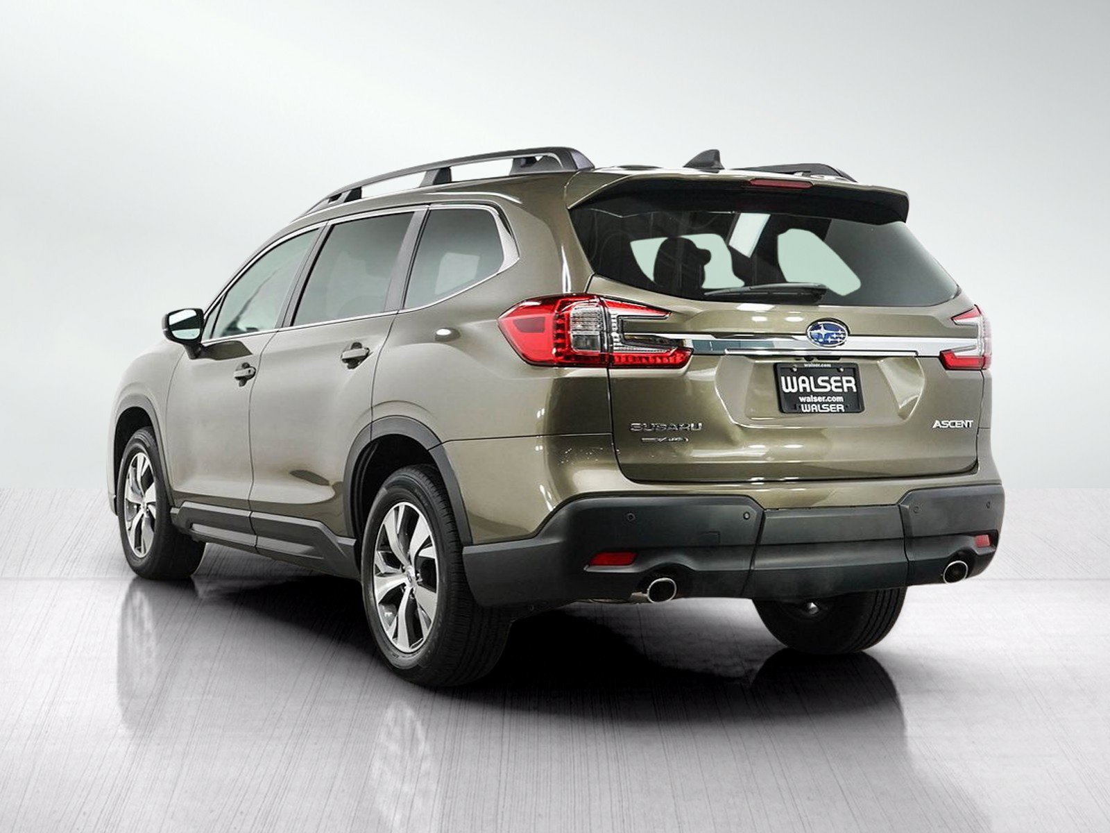 Used 2024 Subaru Ascent Premium w/ Convenience Package AWD/4WD image 3