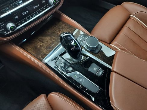 Used 2019 BMW M550i xDrive w/ Dynamic Handling Package AWD/4WD image 17