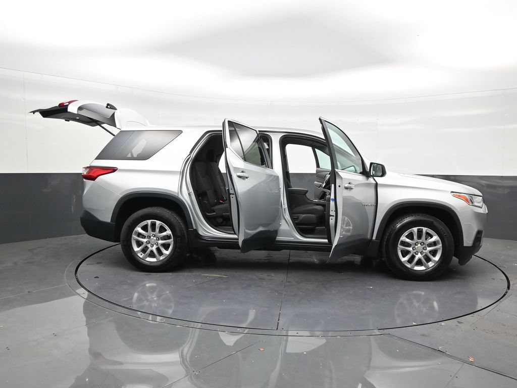 Used 2021 Chevrolet Traverse LS FWD image 28
