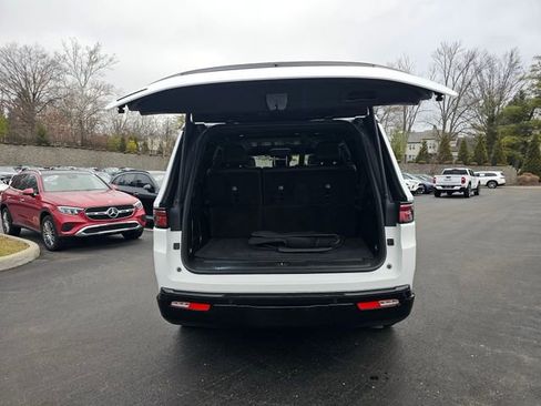 Used 2022 Jeep Wagoneer Series I image 10