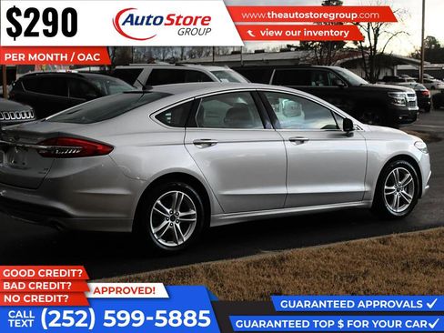 Used 2018 Ford Fusion SE w/ Fusion SE Technology Package FWD image 6