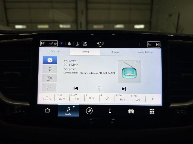 Used 2024 Chrysler Pacifica Touring-L FWD image 26