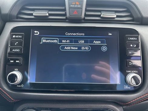 Used 2024 Nissan Versa SR image 34