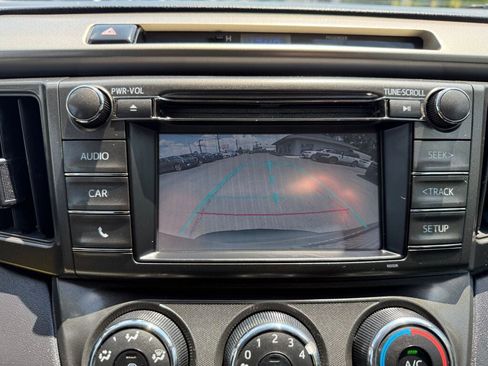 Used 2014 Toyota RAV4 LE AWD/4WD image 17