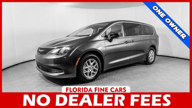 Used 2023 Chrysler Voyager LX FWD image 1