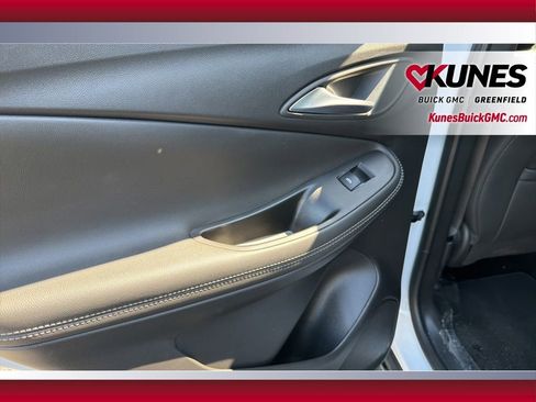 Used 2025 Buick Encore GX Preferred image 33