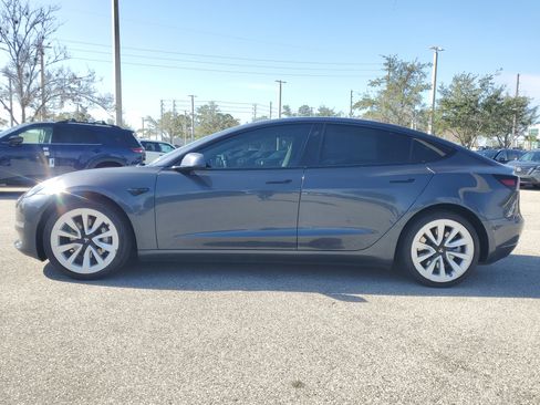 Used 2022 Tesla Model 3 RWD image 9