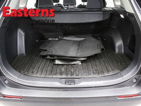 Used 2022 Toyota RAV4 LE AWD/4WD image 9