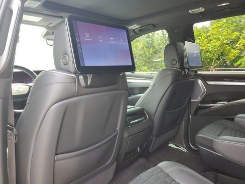 Certified 2025 Cadillac Escalade Sport Platinum AWD/4WD image 15