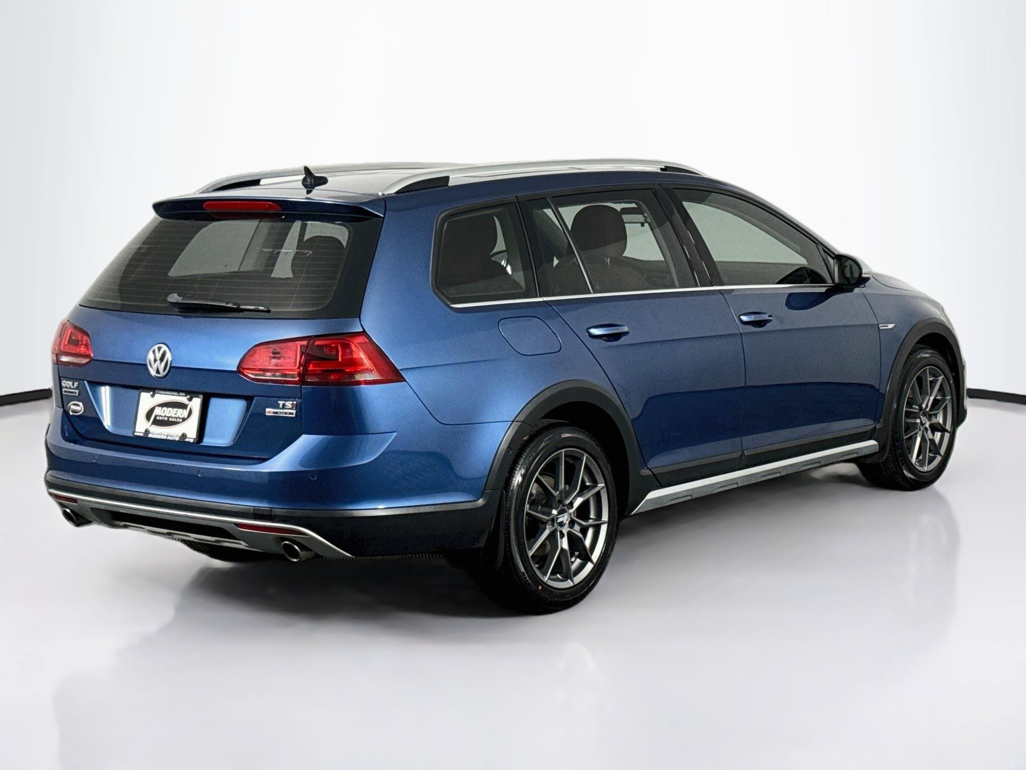 Used 2017 Volkswagen Golf Alltrack SE AWD/4WD image 15