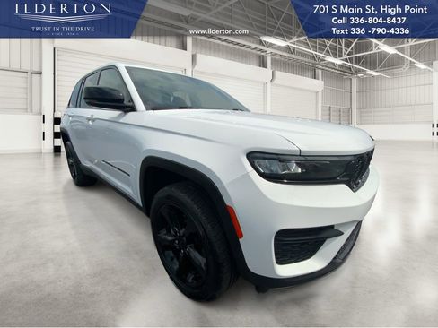 Used 2022 Jeep Grand Cherokee Altitude image 4
