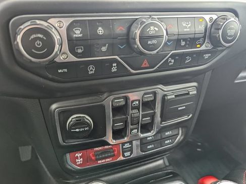 Used 2021 Jeep Wrangler Unlimited Rubicon AWD/4WD image 21