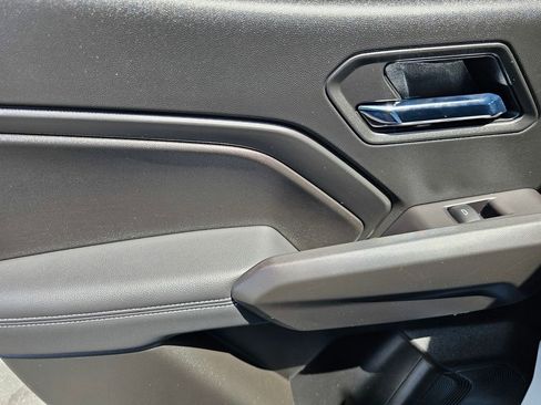 New 2025 Chevrolet Colorado LT w/ LT Convenience Package RWD image 16