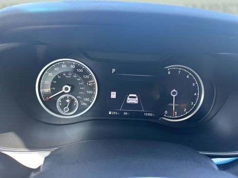 Used 2025 Genesis G70 2.5T image 23