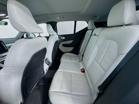 Used 2024 Volvo XC40 B5 Ultimate w/ Protection Package Premier image 19