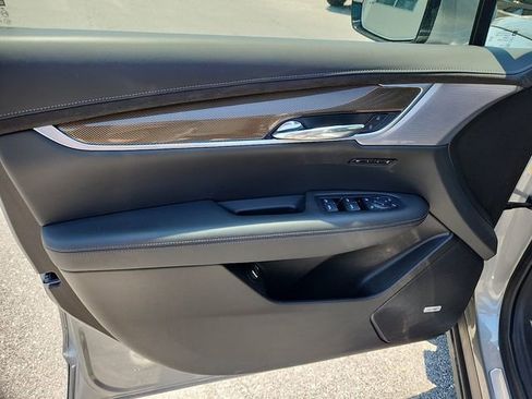 Used 2025 Cadillac XT6 Premium Luxury w/ Platinum Package AWD/4WD image 12