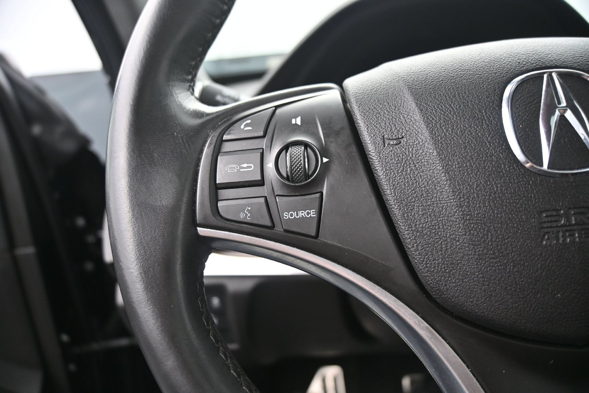 Used 2018 Acura MDX w/ Technology Package AWD/4WD image 29