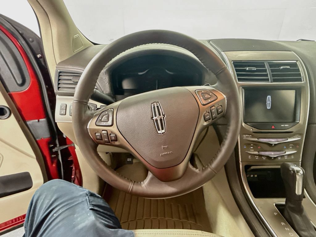 Used 2014 Lincoln MKX AWD image 12