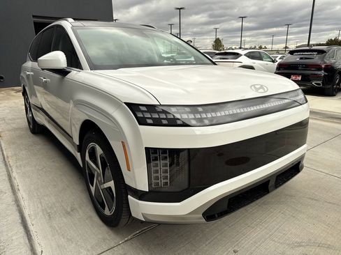 New 2026 Hyundai Ioniq 9 Calligraphy image 3