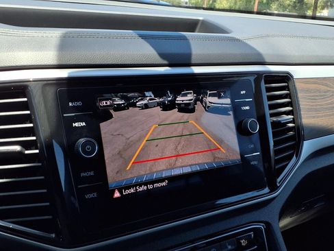 Certified 2023 Volkswagen Atlas SE FWD image 12
