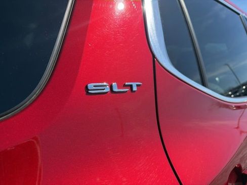 Used 2023 GMC Acadia SLT image 7